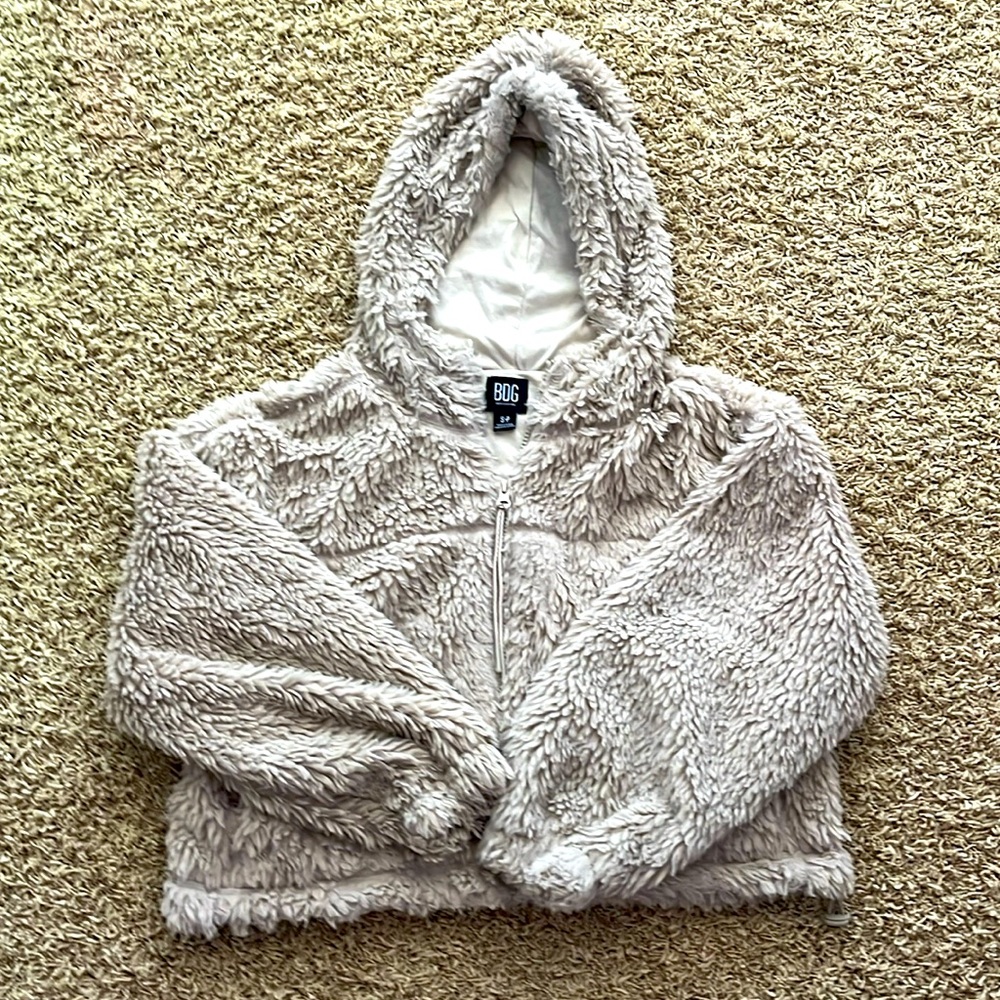 BDG Urban Outfitters Zip Up Fuzzy Cropped Hooded Teddy Jacket Tan, Small